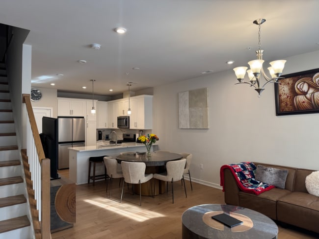 Photo - 7400 Backett Wood Ter