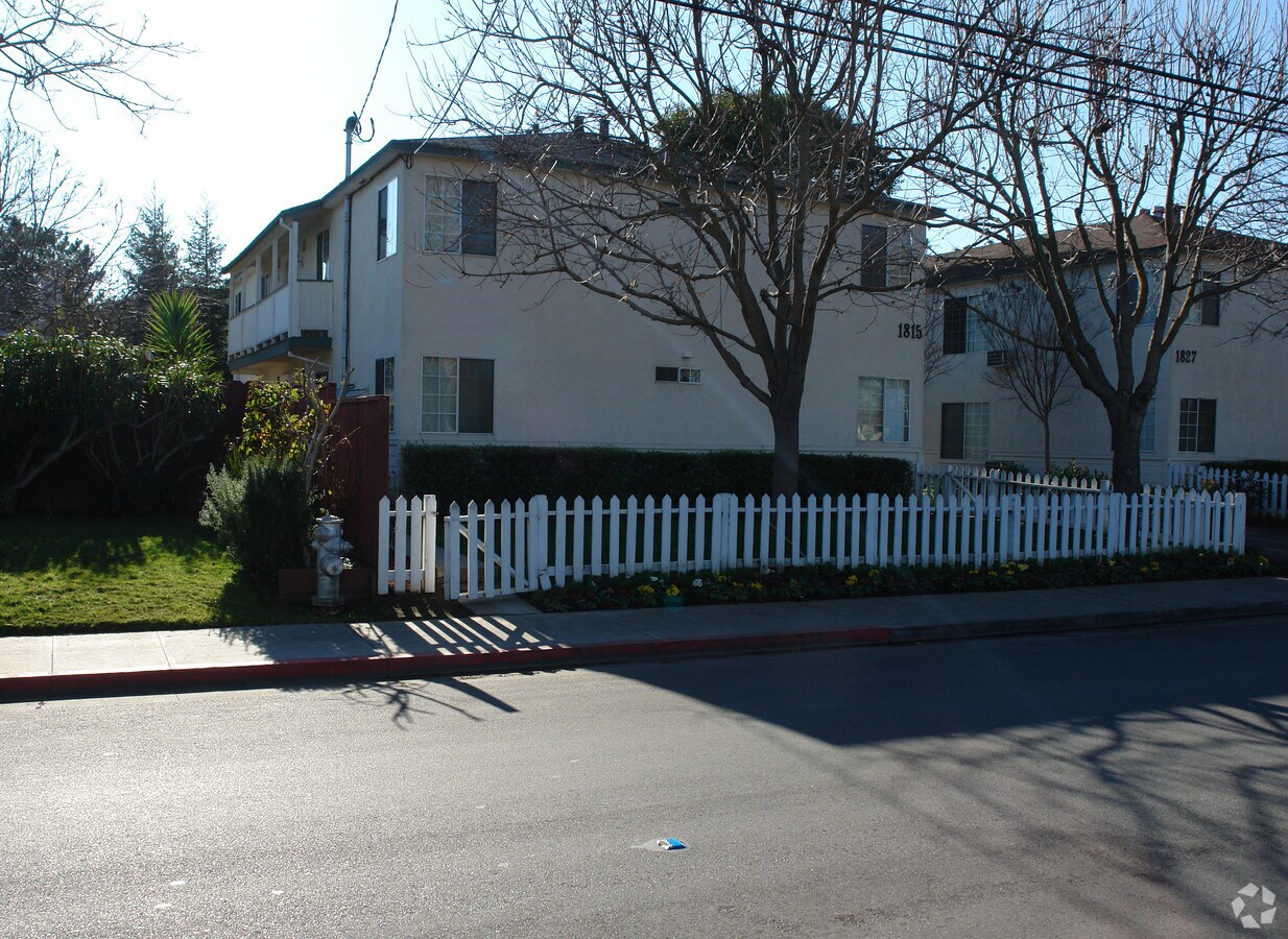 Photo - 1815 Latham St