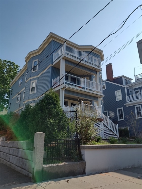 Building Photo - 933 E Broadway Unit 1