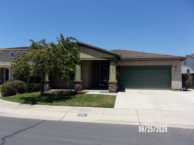 Building Photo - Briar Creek Properties