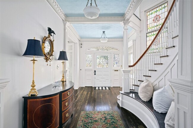 Photo - 1112 Broadway Avenue J