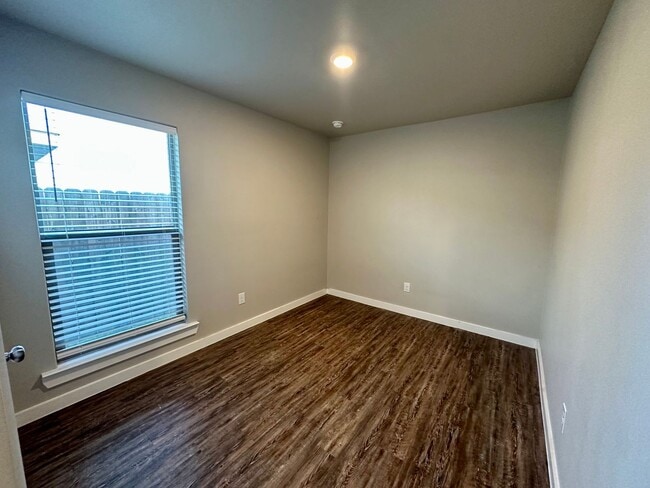 Photo - 2012 Bryan Ave Unit A