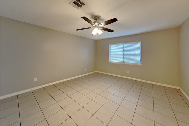 Photo - 18106 Navajo Trail Dr