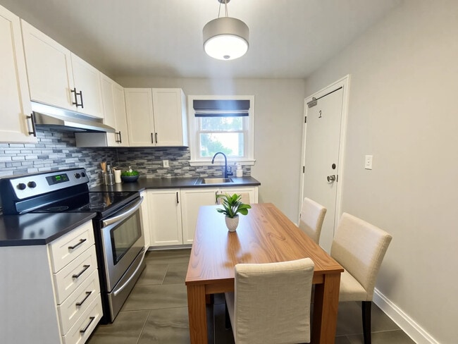 Photo - Spacious Suite In North End Unit 4