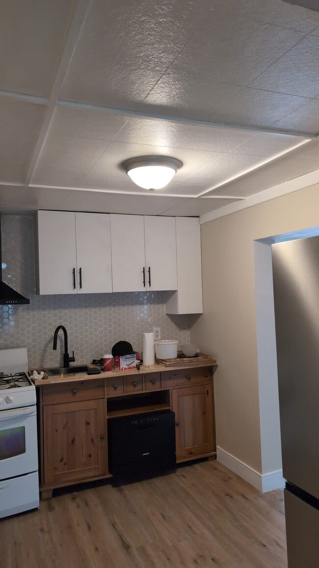 Photo - 115 Mitchell St Unit Upper