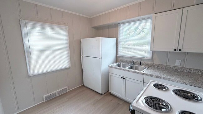 Photo - 1025 Covert Ave