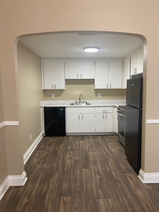 Clarendon House Apartments For Rent in Sacramento, CA