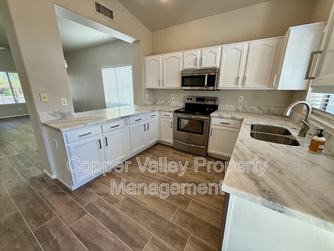 Building Photo - 4029 W Hackamore Dr Rental