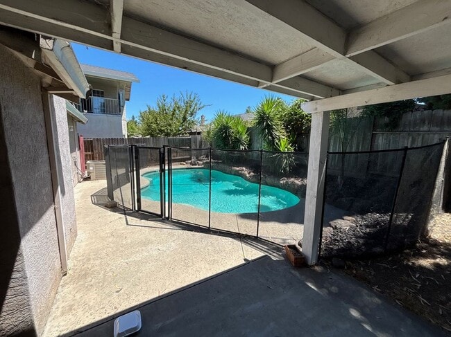 Photo - 1082 Brick and Tile Cir