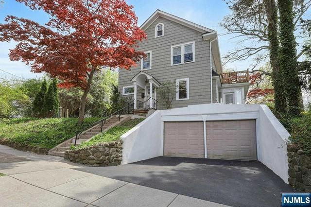 Photo - 348 Evergreen Pl