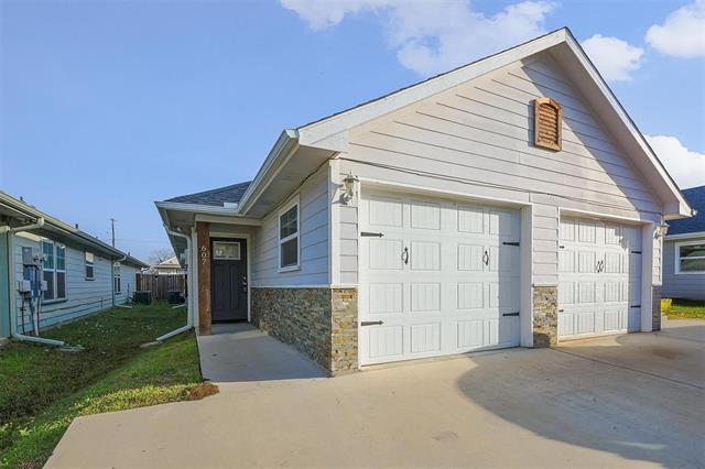 Building Photo - 607 E Carter St