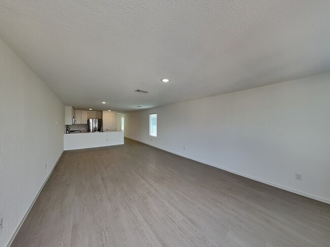 Photo - 236 Ottawa Wy