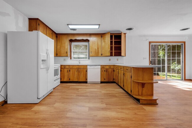 Photo - 123 Columbia Dr