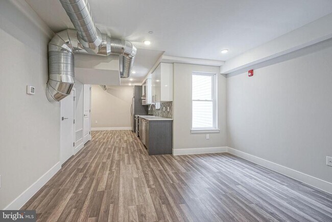 Building Photo - 1070 N Front St Unit A