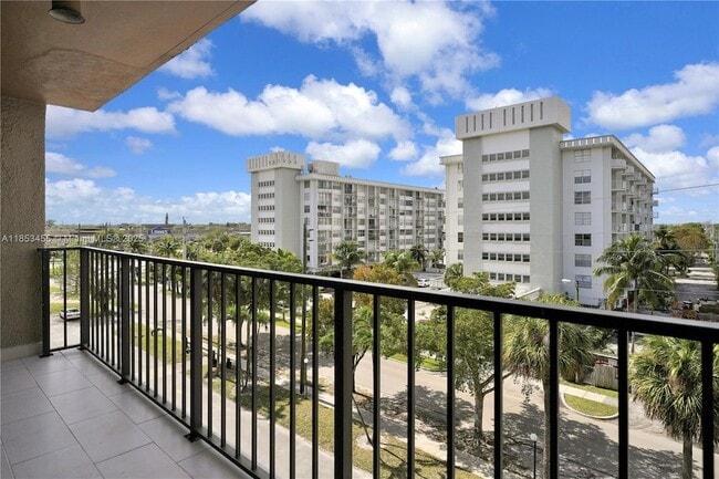 Building Photo - 16751 NE 9th Ave Unit 512 Rental