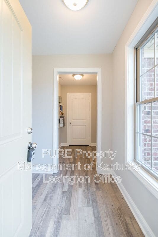 Photo - 720 Leeward Ct