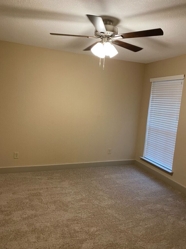 Photo - 3-Bedroom, 2.5 bath with 2 car garage in Frisco