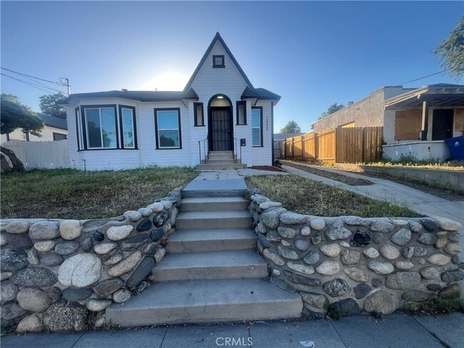 Building Photo - 10322 Plainview Ave Unit 10322 Rental