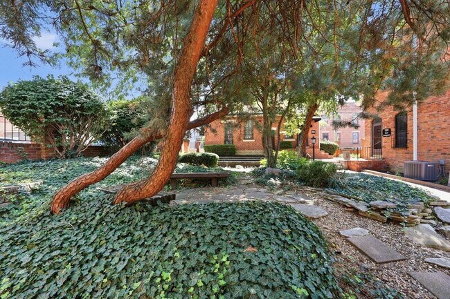 175 E Livingston Ave