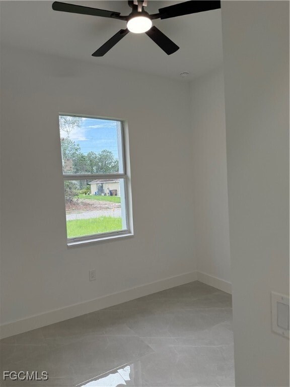 Photo - 1037 Macy St E