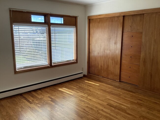 Photo - 2 Bed 1 Bath Duplex with Attached Garage