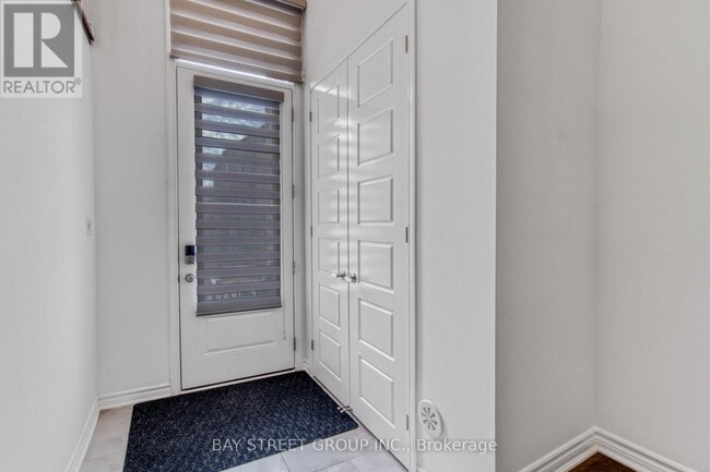 Photo - 1375 Kaniv St