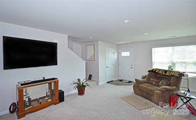 Photo - 171 Crownpiece St