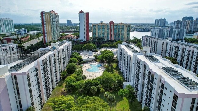 Building Photo - 17021 N Bay Rd Unit 809