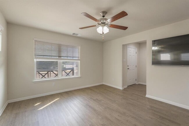 Photo - 18000 Malnati Dr