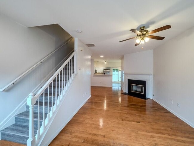 Photo - 1607 Cove Creek Cir