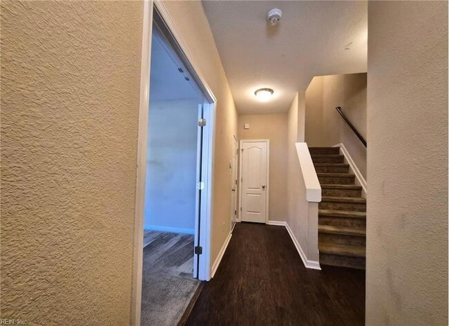 Photo - 279 Tigerlilly Dr