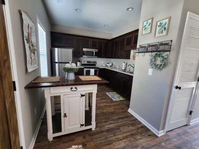 Photo - 1558 S Spring St