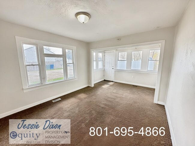 Photo - 940 Kiesel Ave