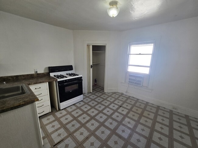 Photo - 1424 Grant Ave