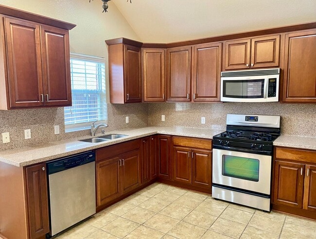 Photo - Wonderful 3 Bed, 2 Bath Home in Moore, OK