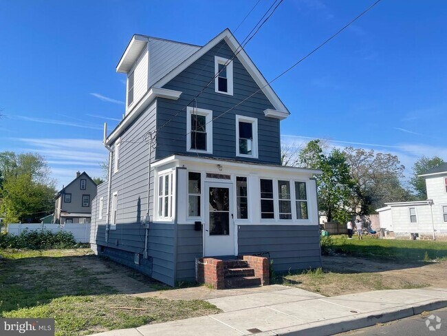 Building Photo - 119 W Washington St Rental