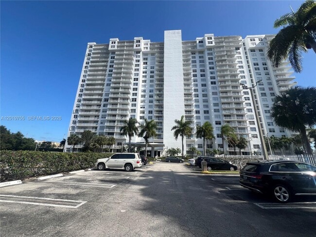 Building Photo - 2801 NE 183rd St Unit 405W