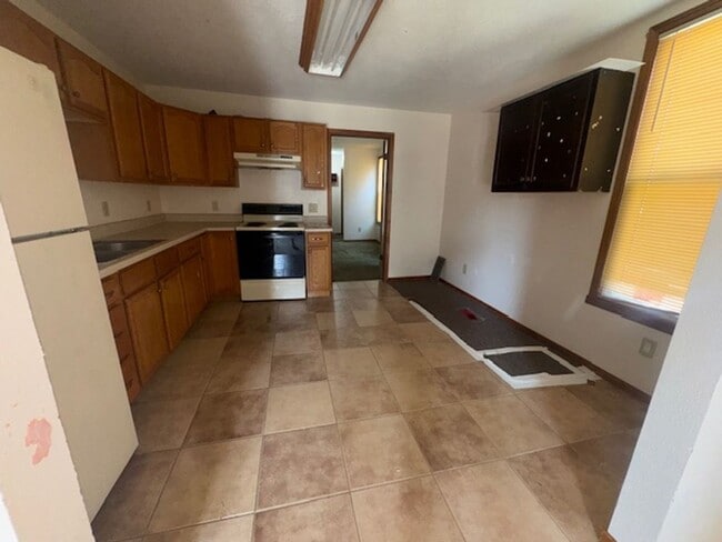 Photo - 822 W 8th St Unit #2