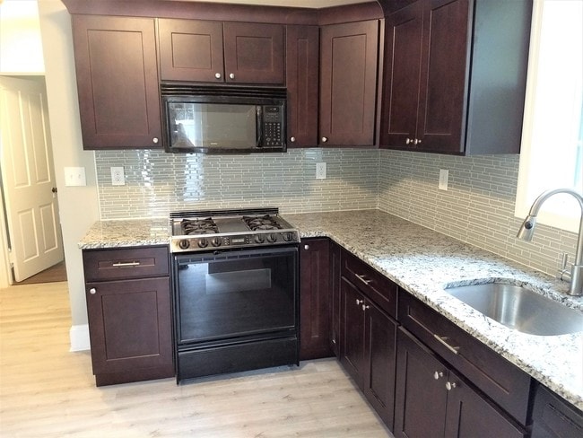 Building Photo - 215 Stockton St Unit 1