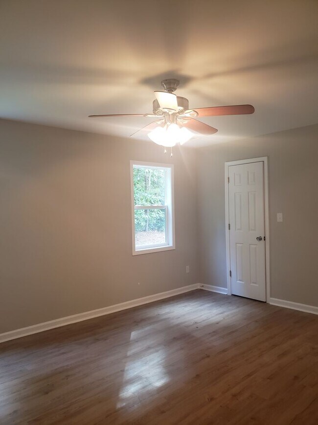 Photo - Lovely 4 Bedroom Home