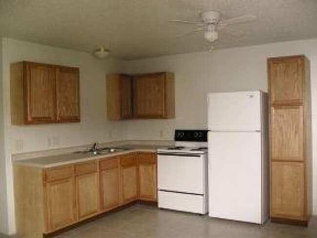 Photo - 3 Bedroom, Single-story Townhomes for rent... Unidad 718 1st St S.