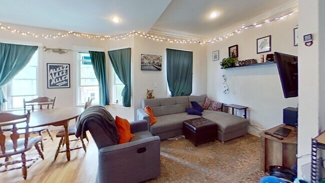 Photo - 66 Mozart St Unit #3