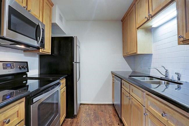 Building Photo - 415 Hawthorne St Unit 5