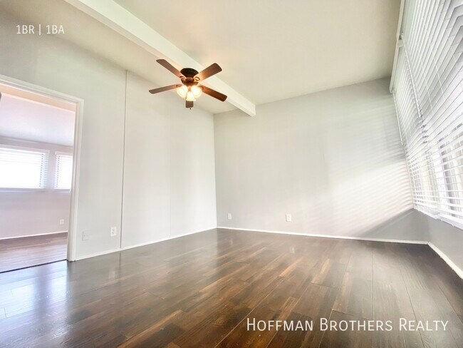 Photo - 5706 La Mirada Ave Unidad 5A