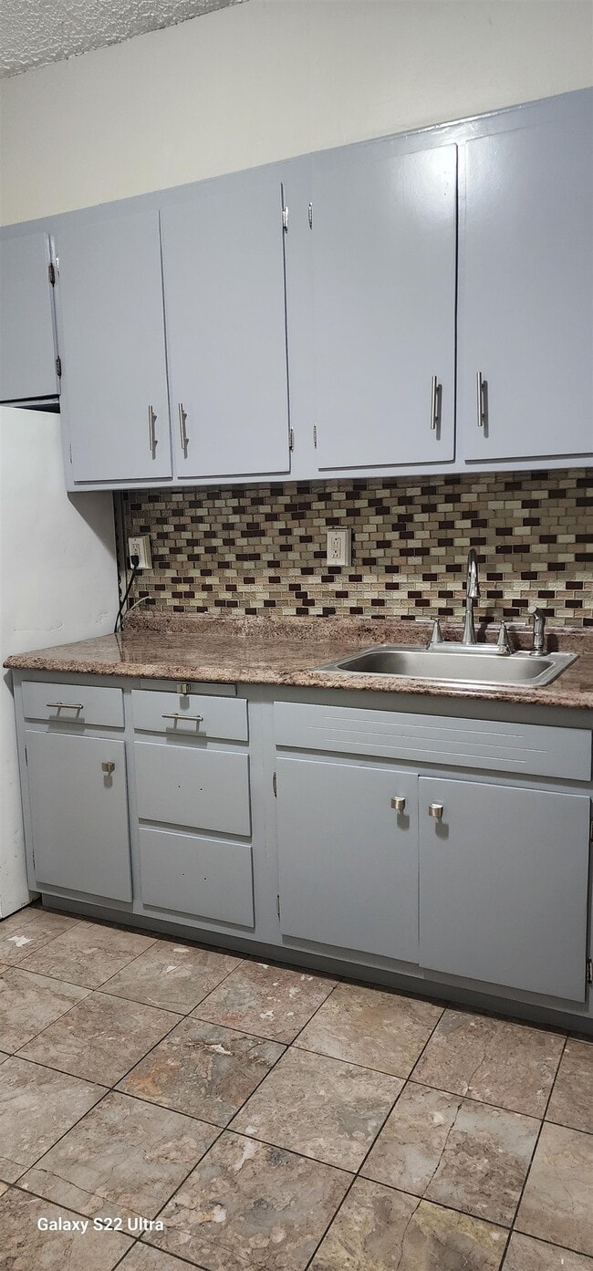 14 Newark Bay Ct