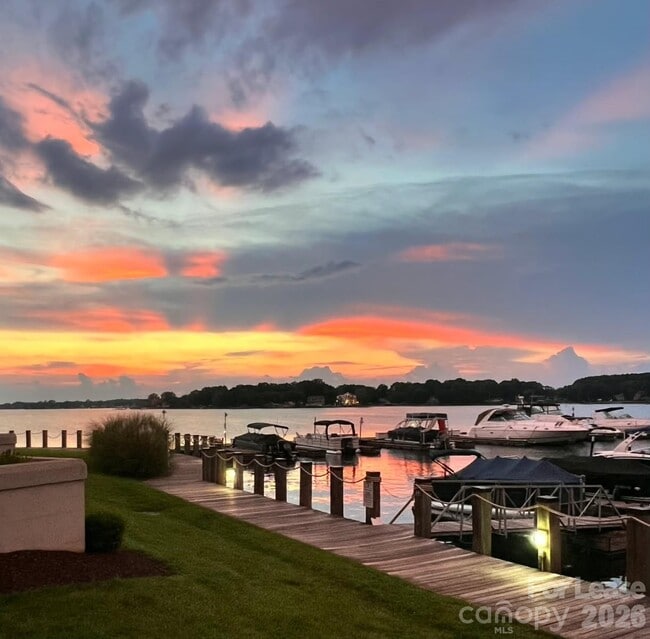 Photo - 18629 Vineyard Point Ln