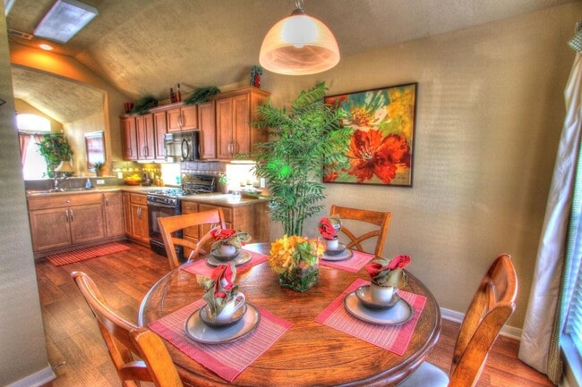 Comedor - 102 Briarwood Drive
