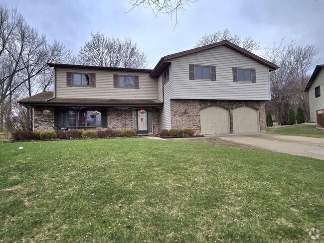 Building Photo - 230 Fairfield Ct Rental