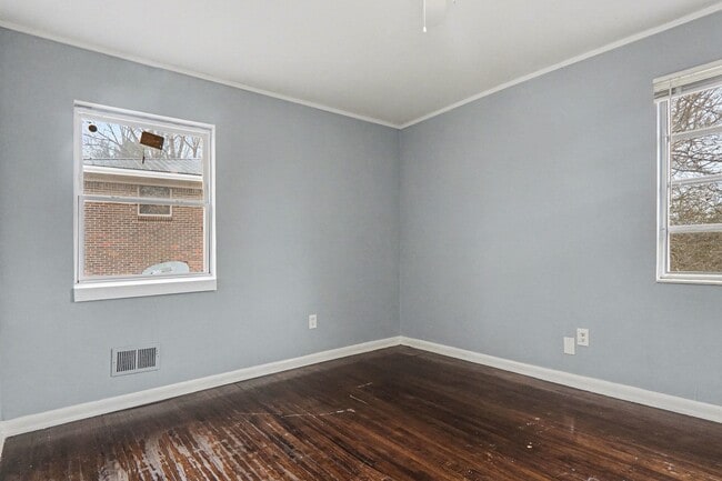 Photo - 1147 Oakley Dr