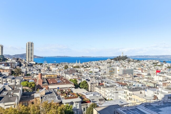 Building Photo - 1150 Sacramento St